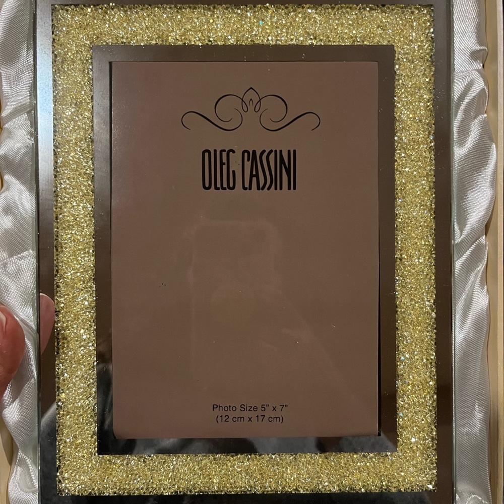 Oleg Cassini 5”x7” crystal diamond picture frame